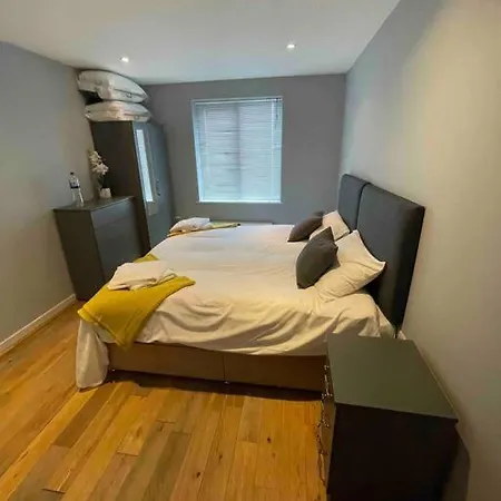 2 Bedroom Flat Бедфорд Экстерьер фото