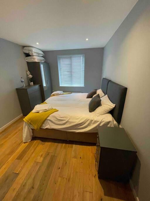 Apartment 2 Bedroom Flat Bedford