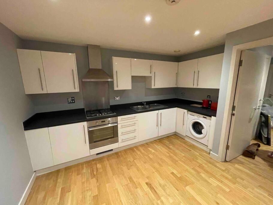 2 Bedroom Flat * Bedford