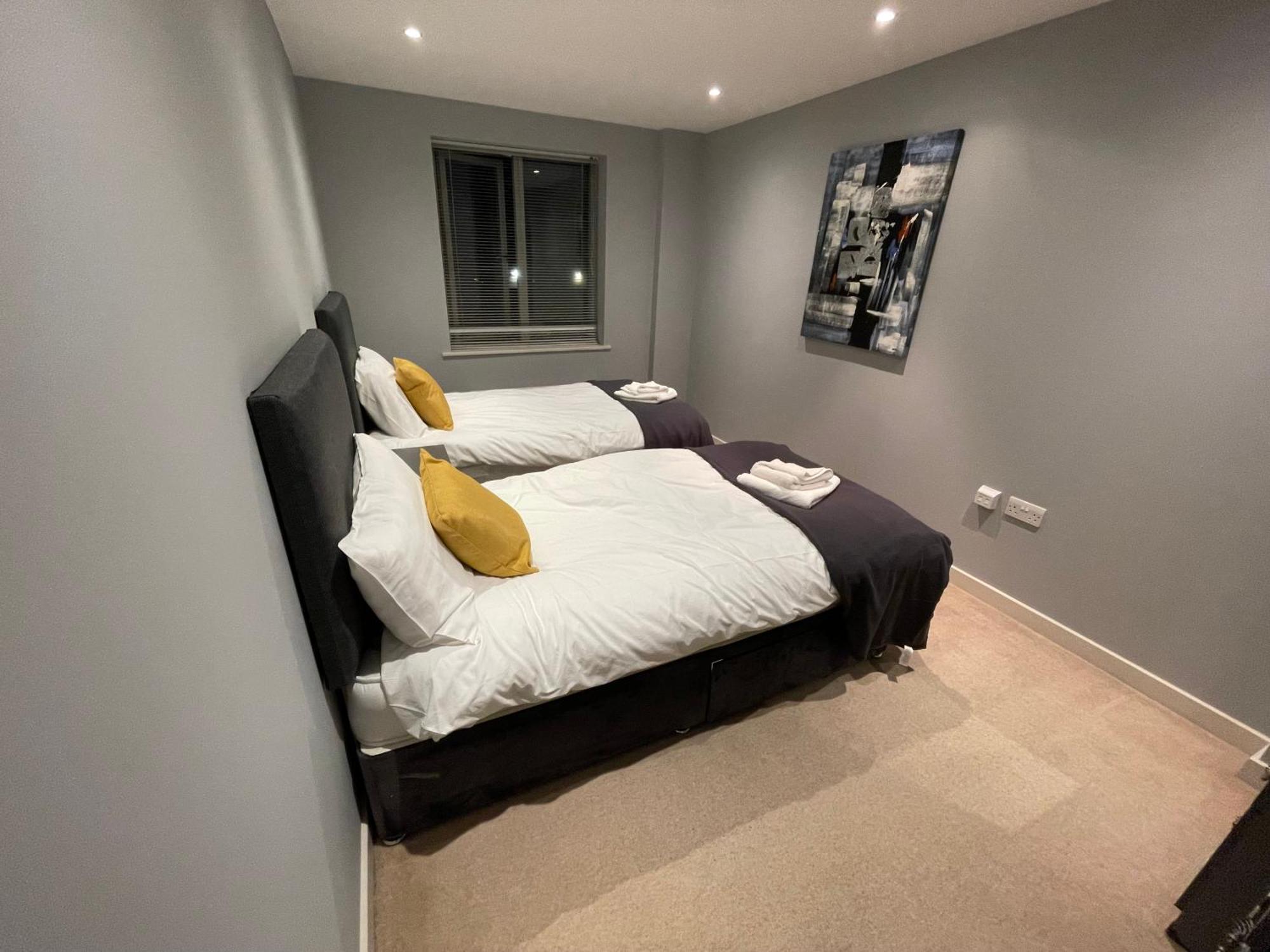 2 Bedroom Flat Apartment Bedford